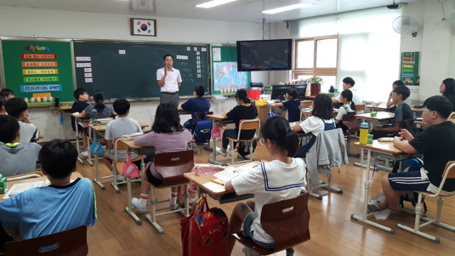 화순만연초등학교 이미지