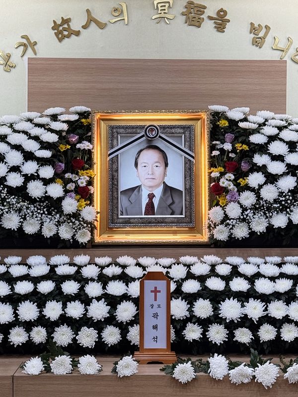 신성훈 감독‘조부상..’늘 강하시고 지혜로운 할아버지 잘 보내드렸다‘