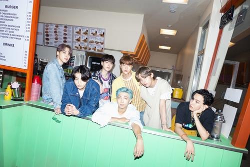 군복 벗는 BTS..공백기 아미 달랜 최고 인기곡은 '다이너마이트'